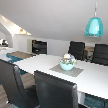 Apartmentvermittlung Mehr Als - Objekt 70 דירה נינדורף